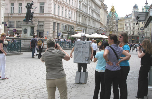 uRobot am Graben in Wien sorgt für Aufsehen!