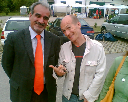  Bisamberger Musikfestival: Marillen(!)bauer und Weltmensch Mehmet Zeki Metin hat intuitiv erfaßt, worum es geht...http://www.weltmenschverein.net/